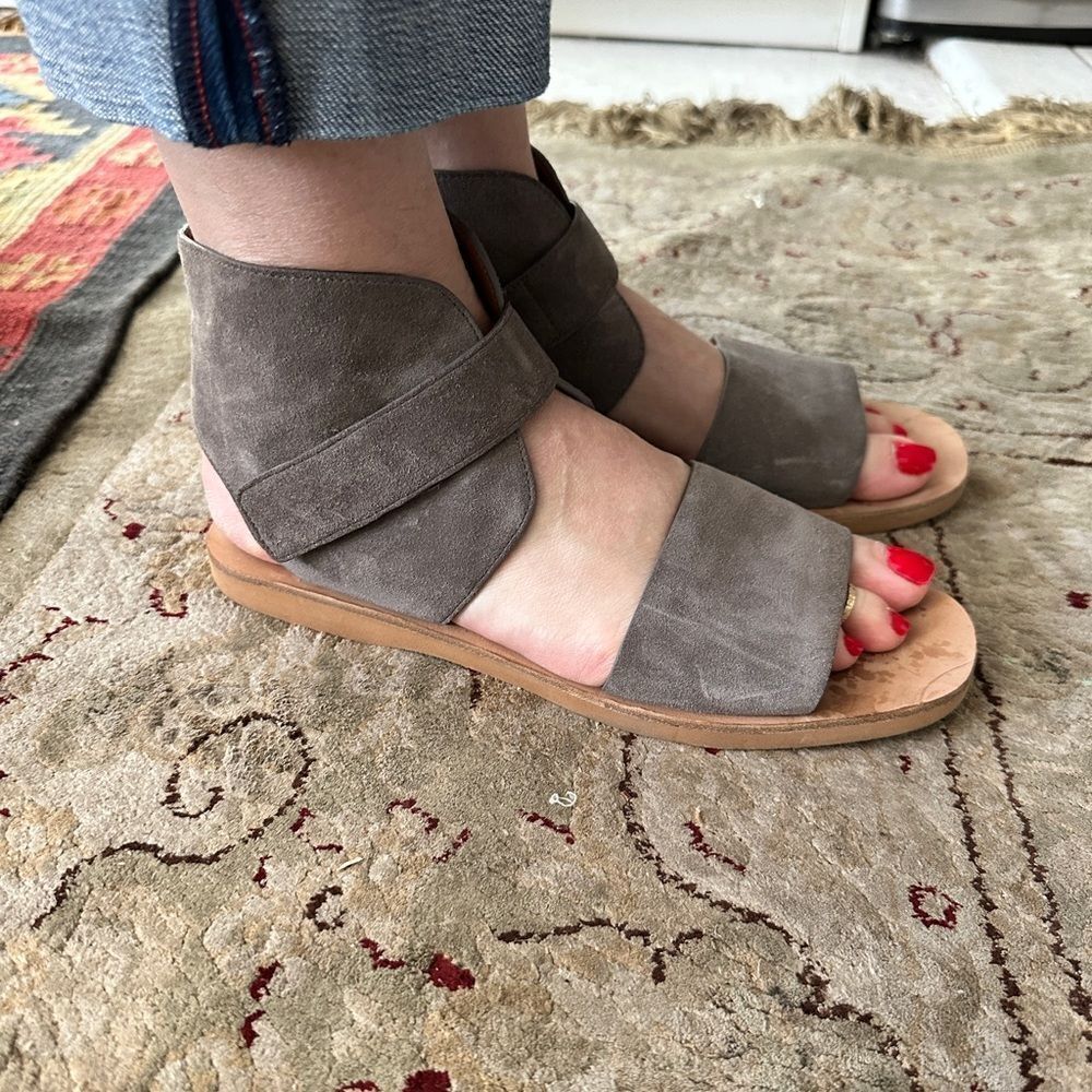 Vince grey suede/ leather sandals - Picture 2 of 8